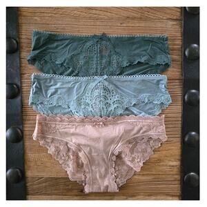 Victoria's Secret Dream Angels Hipkini Soft Satin Hip Hugger Panty sz XS New